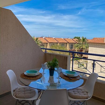 Summer Getaway: Stunning 1 Bedroom Apartment! 폴리스 외부 사진