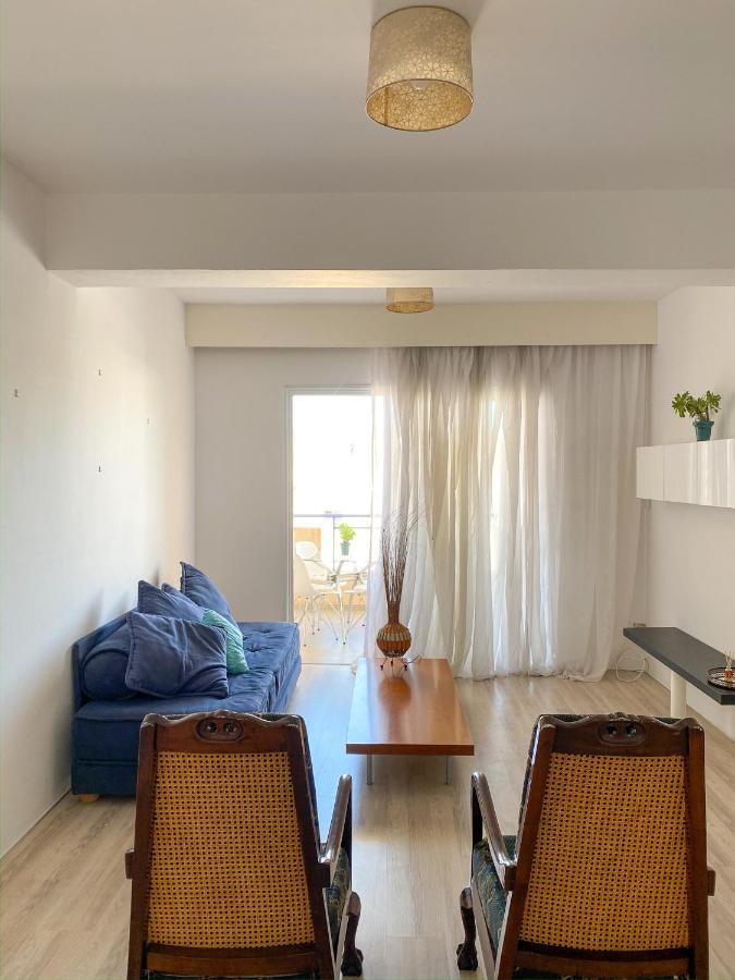 Summer Getaway: Stunning 1 Bedroom Apartment! 폴리스 외부 사진